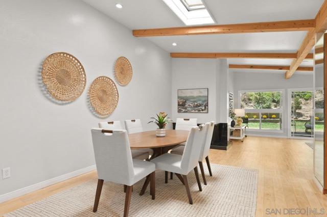 3559 Larga Circle, San Diego CA: https://media.crmls.org/mediaz/b783009a-9129-42ae-aff0-1acb499bfeb9.jpg
