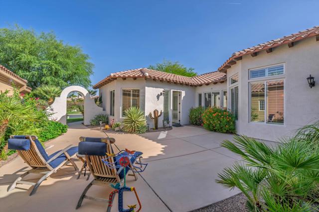 80143 Miramonte Lane, La Quinta CA: https://media.crmls.org/mediaz/b7830d45-91fc-4543-ad8c-22ccf80ee827.jpg