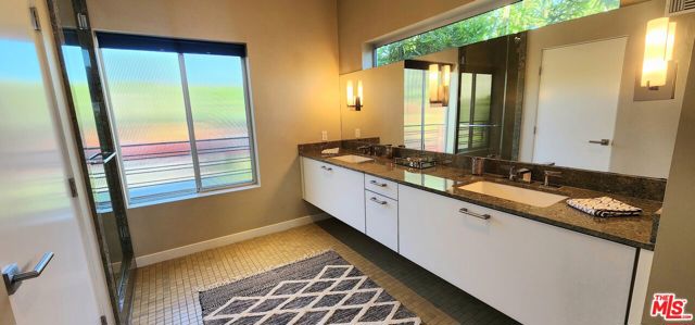 9008 Keith Avenue, West Hollywood CA: https://media.crmls.org/mediaz/b7831769-8953-42f8-a907-b354d66d7794.jpg
