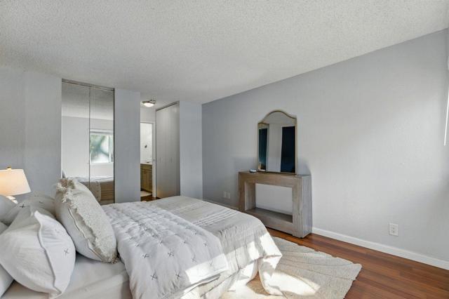 381 Half Moon Lane, Daly City CA: https://media.crmls.org/mediaz/b7834032-0dcf-4354-bd89-4114ad40b809.jpg