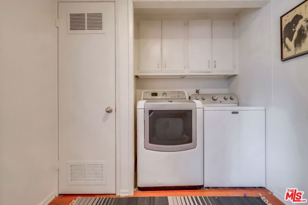 https://media.crmls.org/mediaz/b7843c6c-5de3-4768-8b35-1320ce71771a.jpg?preset=X-Large