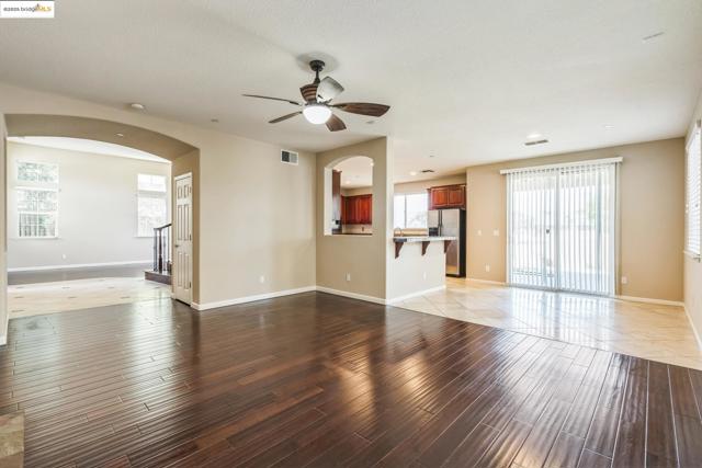 2665 Torrey Pines Dr, Brentwood CA: https://media.crmls.org/mediaz/b784ebbf-2f87-4249-8004-8c30e594e46e.jpg