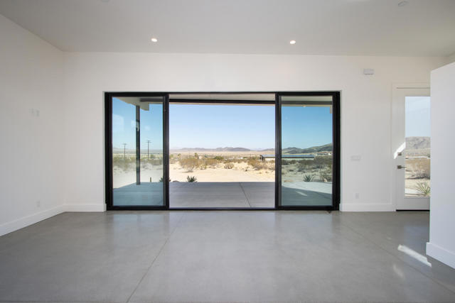 66050 Cottonwood Drive, Joshua Tree CA: https://media.crmls.org/mediaz/b7858e76-39de-4e92-8722-0bc70c76fadf.jpg