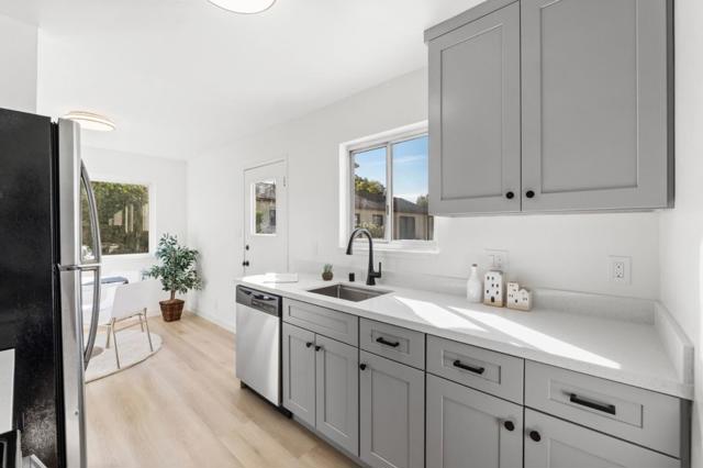 1064 15th Avenue, Redwood City CA: https://media.crmls.org/mediaz/b785bc44-2d9c-4bf0-accf-b899224391af.jpg