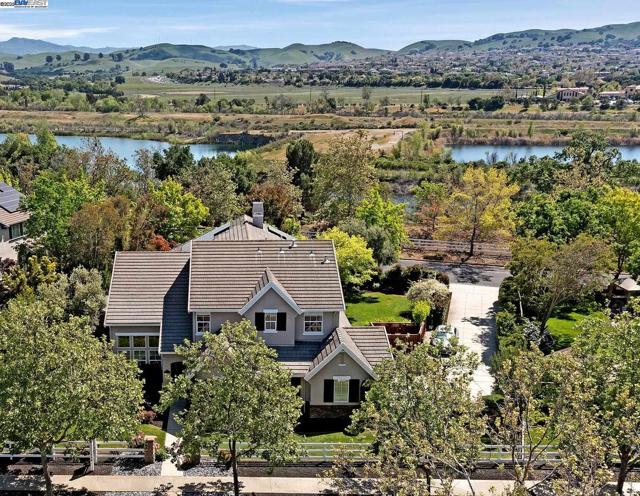 259 Alden Ln, Livermore CA: https://media.crmls.org/mediaz/b786bca4-48a5-4a3a-b474-f23ae756bcff.jpg