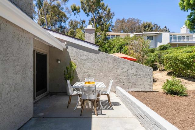 Detail Gallery Image 30 of 35 For 2005 Caminito San Nicholas, La Jolla,  CA 92037 - 3 Beds | 2 Baths