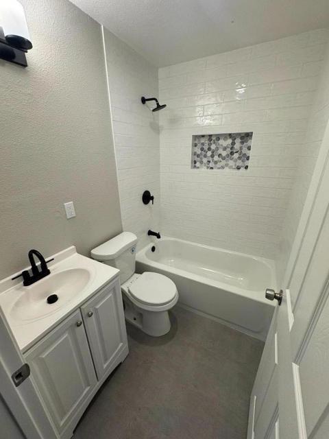 1443 Parsons Avenue, Salinas CA: https://media.crmls.org/mediaz/b78832d3-7843-4d50-b3a0-3344f94d64dd.jpg