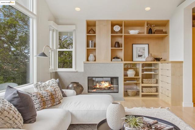 64 Crest Rd, Piedmont CA: https://media.crmls.org/mediaz/b788633a-a85c-4743-8c2e-931550ad9fec.jpg