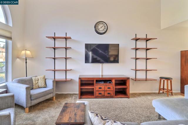 1728 Peachwillow St, Pittsburg CA: https://media.crmls.org/mediaz/b788edf3-21e4-4105-a5f7-f543f991df62.jpg