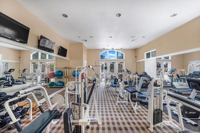 12362 Carmel Country Rd, San Diego CA: https://media.crmls.org/mediaz/b7892d0f-5757-4587-a927-2f446f1b6fff.jpg