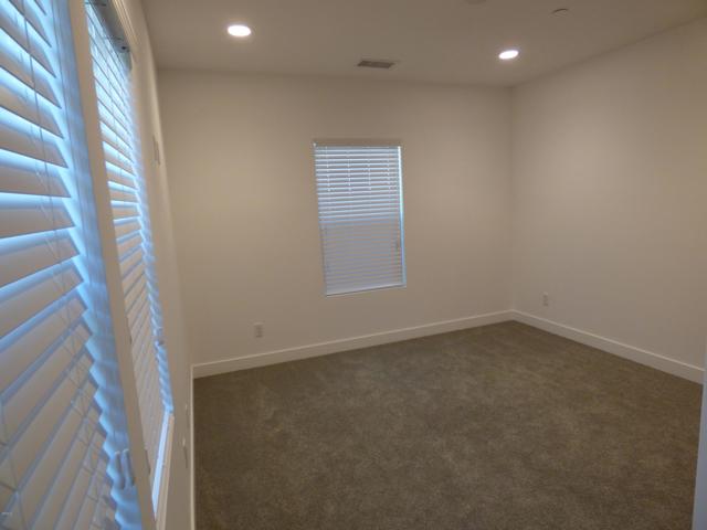Detail Gallery Image 10 of 21 For 3412 Montrose Ave, Glendale,  CA 91214 - 2 Beds | 2 Baths