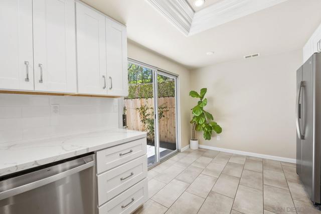 11781 Caminito De Las Missiones, San Diego CA: https://media.crmls.org/mediaz/b78a45b0-646b-48e5-b95c-a27ab836d33c.jpg