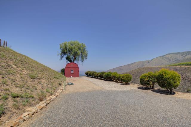 17743 S Mesa Drive, Pauma Valley CA: https://media.crmls.org/mediaz/b78aa2e4-accf-4848-9895-e4829db88398.jpg