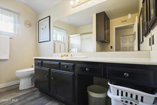 744 Calle Las Colinas, Newbury Park CA: https://media.crmls.org/mediaz/b78aaf0c-1372-4998-86fd-d70363b672dc.jpg