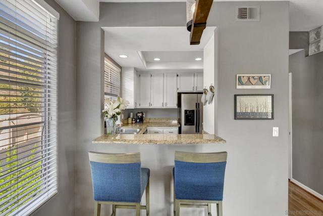 3432 Cameo Dr, Oceanside CA: https://media.crmls.org/mediaz/b78ad420-3228-4d5a-a727-5a2bf02055f7.jpg