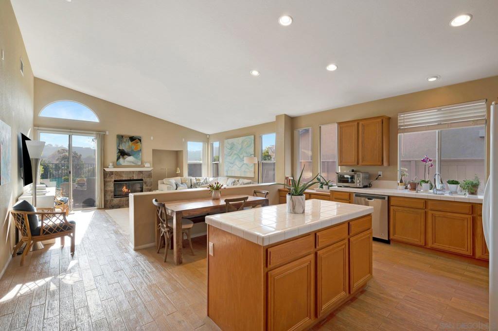 MLS #250036826SD image #10