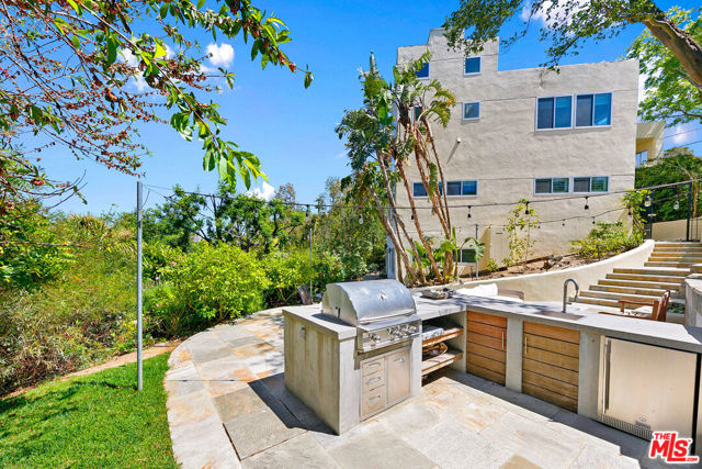 1876 Lookout Road, Malibu CA: https://media.crmls.org/mediaz/b78c9aa5-c3ab-4ac4-b151-84db604a9371.jpg