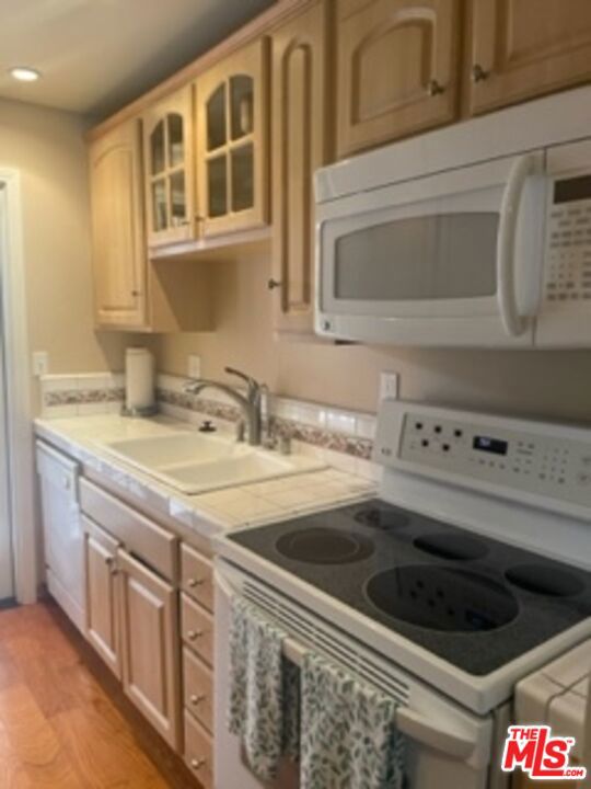 4845 Maytime Lane, Culver City CA: https://media.crmls.org/mediaz/b78c9ad3-cde8-4093-bc43-dd8f50ea6546.jpg
