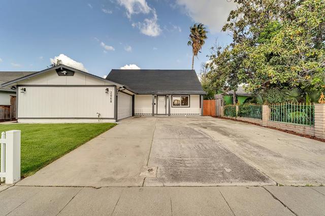 2068 Interbay Drive, San Jose CA: https://media.crmls.org/mediaz/b78d4a27-1dba-4b73-b782-4d8233b27693.jpg