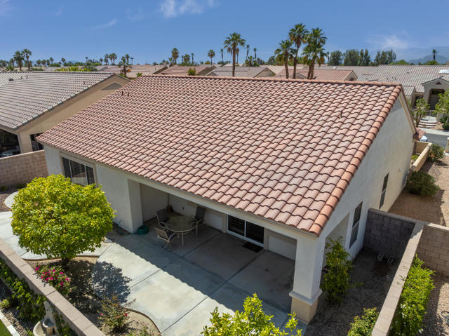 78664 Platinum Drive, Palm Desert CA: https://media.crmls.org/mediaz/b78d67e9-2784-4be5-8503-4ddc8308b8a1.jpg