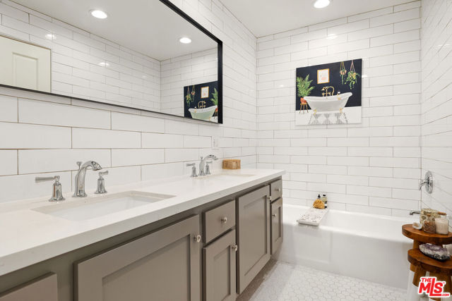 Drew Fenton | 12115 San Vicente Boulevard Los Angeles CA | MLS: 7175742