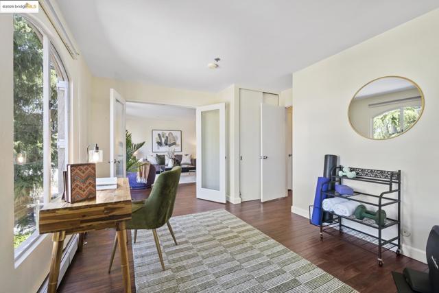 5405 Carlton St, Oakland CA: https://media.crmls.org/mediaz/b78dced9-13c2-4ea9-a2ae-d719ea85413f.jpg