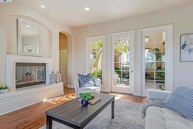 Image 9 of 51 For 9542 Velvet Leaf Cir
