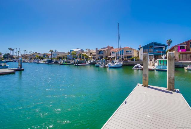 6 Buccaneer Way, Coronado CA: https://media.crmls.org/mediaz/b78f309f-9bf8-4643-82bd-5723bf1a01d2.jpg