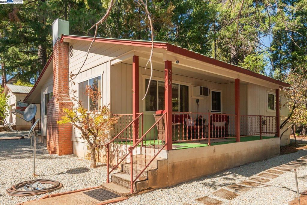 230 Lakeview Dr.