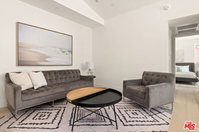 4308 Victoria Park Drive, Los Angeles CA: https://media.crmls.org/mediaz/b7902419-c05a-48bf-8ba9-27aae22f3acf.jpg