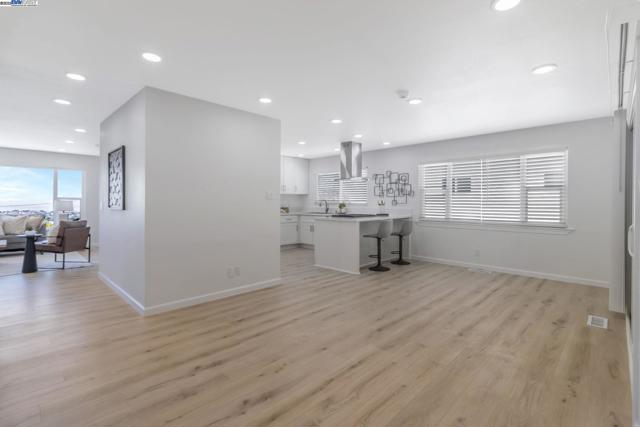 6919 Wilson Way, El Cerrito CA: https://media.crmls.org/mediaz/b79082e7-5845-4337-afe5-2227c13cee5a.jpg