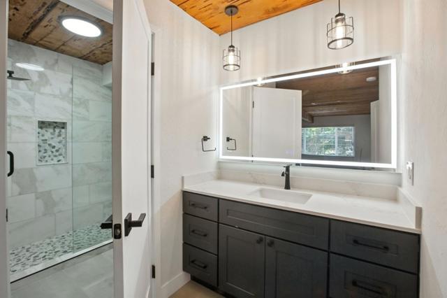 4528 Soquel Wharf Road, Soquel CA: https://media.crmls.org/mediaz/b791737f-5afa-4b5f-83a5-b0b0c869c373.jpg