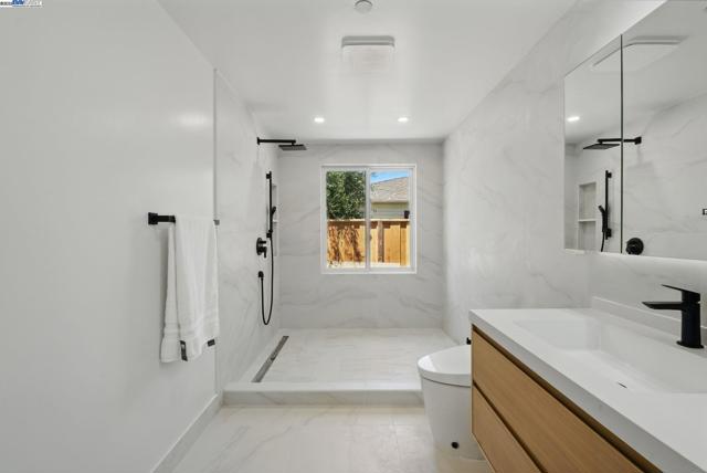 175 N Frances St, Sunnyvale CA: https://media.crmls.org/mediaz/b79176f2-56cd-4e2b-8003-4a55088cb31e.jpg