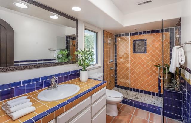 5333 Los Mirlitos, Rancho Santa Fe CA: https://media.crmls.org/mediaz/b791de1d-8270-4ad2-a181-25dcefdf5715.jpg
