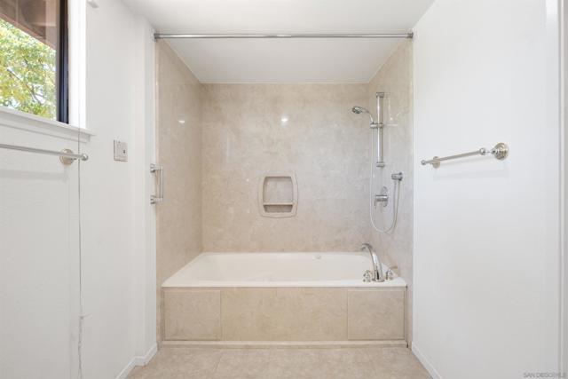 16205 Via Embeleso, San Diego CA: https://media.crmls.org/mediaz/b79251de-050f-4ebb-bda2-73953784d7a2.jpg