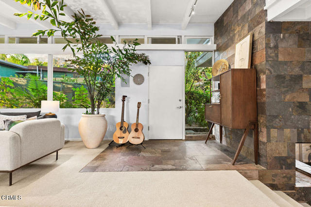 Detail Gallery Image 10 of 34 For 342 Camillo Rd, Sierra Madre,  CA 91024 - 3 Beds | 2/1 Baths