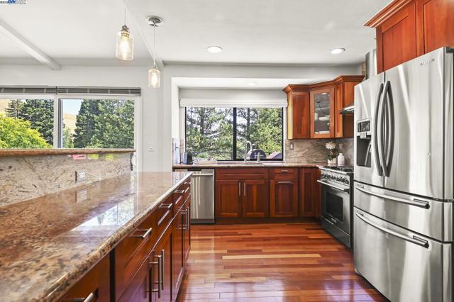 211 Arthur Ct, Danville CA: https://media.crmls.org/mediaz/b7933e75-cdb6-49c3-ab99-ffb4d0193a9f.jpg