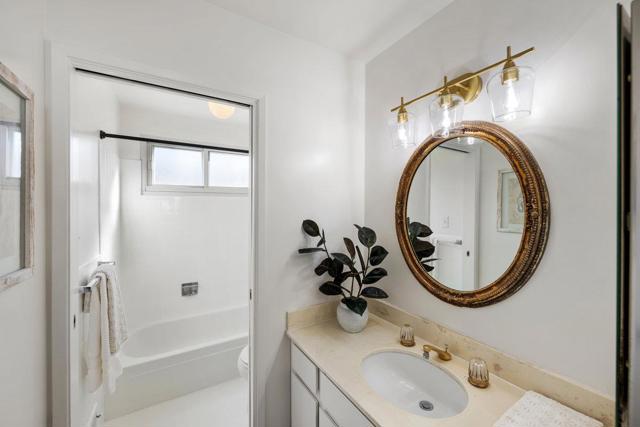 15 Eastridge Circle, Pacifica CA: https://media.crmls.org/mediaz/b793a48e-c612-43a4-a07a-e73ce2e1c99e.jpg