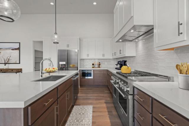 420 Maria, Hollister CA: https://media.crmls.org/mediaz/b793b64a-c34f-4812-882a-7f15aa194809.jpg