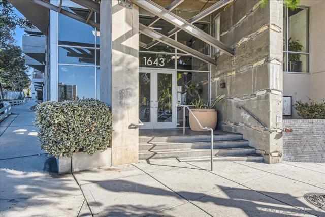 Image 3 of 22 For 1643 6th Ave  208