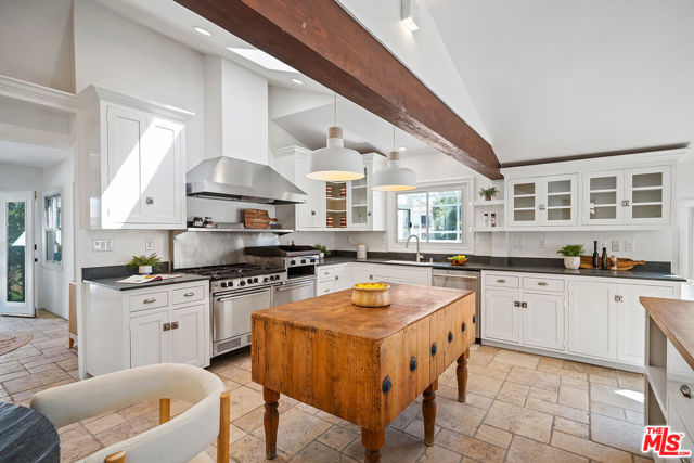 7145 Trask Avenue, Playa del Rey CA: https://media.crmls.org/mediaz/b795c48c-9117-47ae-beff-7ff8d07089ad.jpg