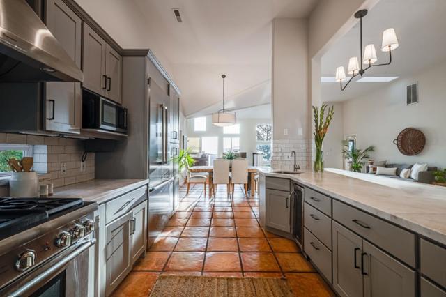 19445 Black Road, Los Gatos CA: https://media.crmls.org/mediaz/b795df79-c4e2-4ae8-9318-034843b162b7.jpg