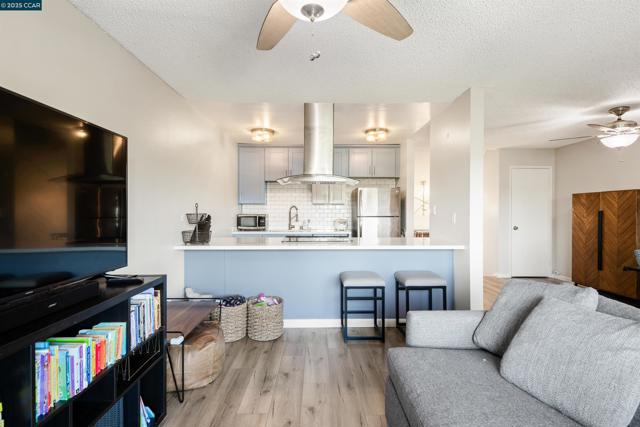 2420 Pleasant Hill Rd, Pleasant Hill CA: https://media.crmls.org/mediaz/b79652f1-4727-4659-a675-716f19ff4ae8.jpg