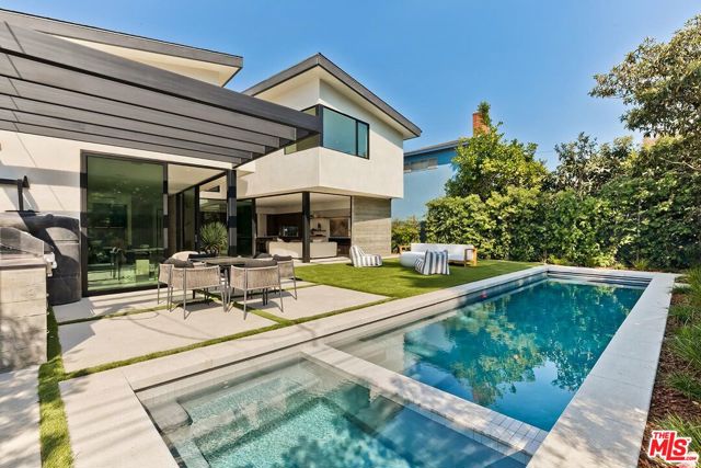 2831 Malcolm Avenue, Los Angeles CA: https://media.crmls.org/mediaz/b7966711-829c-4430-aa34-e823db9ef10c.jpg