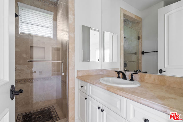 3697 Benedict Canyon Lane, Sherman Oaks CA: https://media.crmls.org/mediaz/b7966f9d-4e1e-492d-a6ab-be1c506143bd.jpg