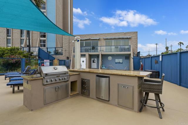 1200 Harbor N Drive, Oceanside CA: https://media.crmls.org/mediaz/b798b7e4-77aa-4bec-bb65-04d758f14352.jpg