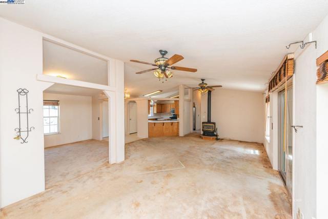 31 Rocky Road, Weaverville CA: https://media.crmls.org/mediaz/b799e6ec-4e31-42f9-b717-964fbbbb5fb8.jpg