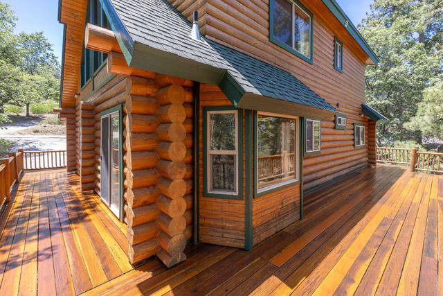 1307 Pigeon Road, Big Bear CA: https://media.crmls.org/mediaz/b79aa973-b527-4a6f-b223-43b2a5ead2fd.jpg