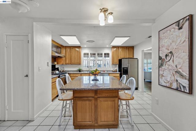 Image 7 of 47 For 15126 Andover St