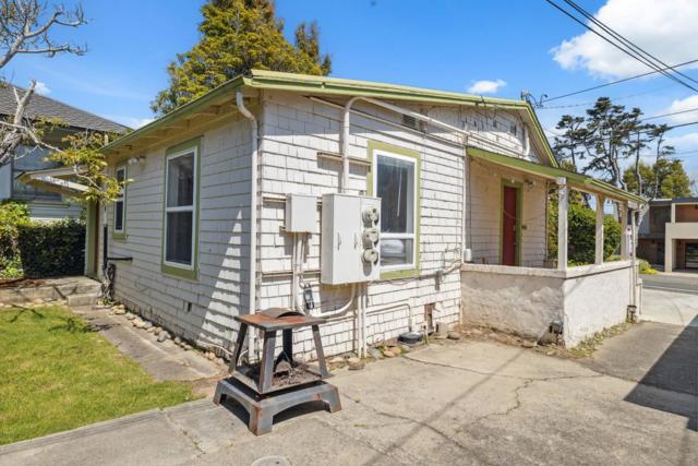 399 13th Avenue, Santa Cruz CA: https://media.crmls.org/mediaz/b79ba421-a45c-4e87-bc44-43a5ee78ee20.jpg